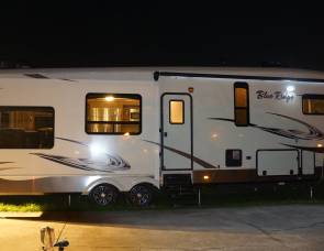 2015 Forrest River Blueridge 3775RL