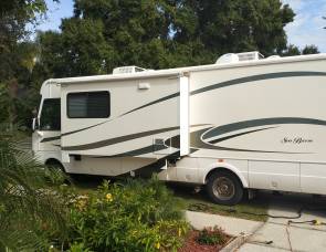 2004 Beautiful National Seabreeze,remodeled 2018, 35ft, 2 slides, up to 5 people,drives like a C class