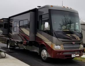 2014 Winnebago Adventure