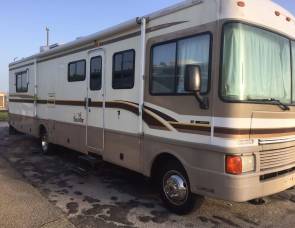 2004 Fleetwood Bounder in Florida