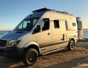 2019 Winnebago Revel 44E