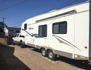 2005 Fleetwood Adventure