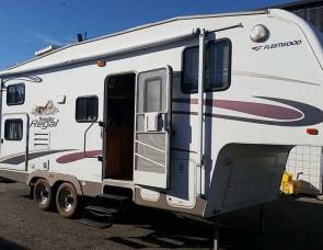 2005 Prowler Fleetwood