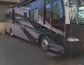 2007 Fleetwood Revolution LE