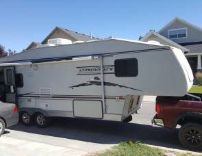 2004 Adirondack Rear living