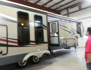 2014 Sandpiper by Forest River 360 pdek