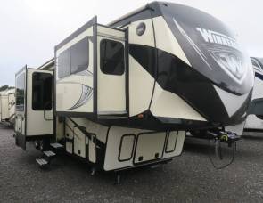 2016 Winnebago 37fl