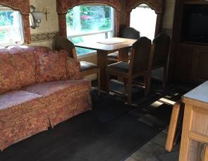 2004 Travel Supreme 32’ custom