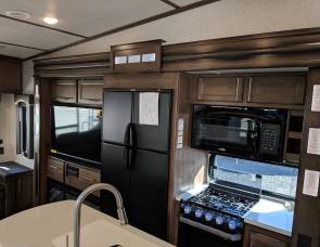 2019 Keystone Cougar Fifth Wheel trailer
