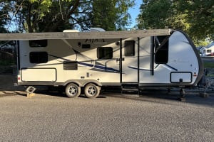 travel trailers for rent