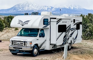 2022 Thor Outlaw 29J Toy Hauler