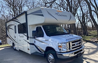 SUPER CLEAN  Pet Friendly 2017 Coachmen Freelander