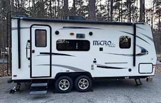 Flagstaff Micro Lite 21FBRS- Perfect Couples Rig!