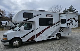 2024 Thor Motor Coach Coleman 22cm "Like New"