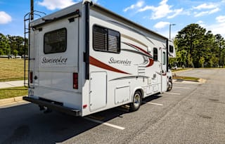 Explore in Comfort: 2015 Sunseeker 2500TS RV