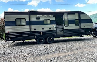 Bobo! 21 Cherokee Grey Wolf Toy Hauler