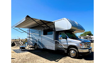 Clean & Spacious Winnebago Minnie Winnie 26T