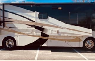 2010 Tiffin Motorhomes Allegro RED 36QSA