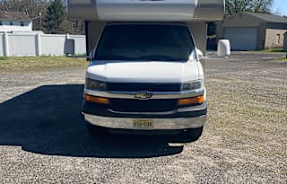 2014 Coachmen RV Leprechaun 220QB Chevy 4500