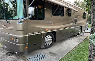 36' Foretravel Motorcoach   Class A