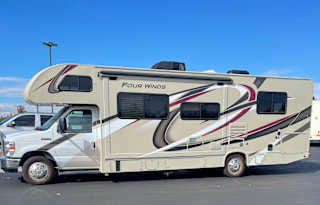 2020 Thor Motor Coach Four Winds 28Z