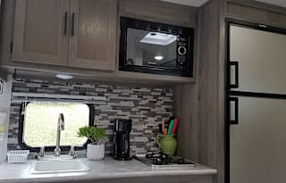 2021 Gulf Stream Lite 199 w/Bunks, full delivery