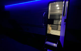 2022 Dutchmen RV Kodiak Ultimate 2921FKDS