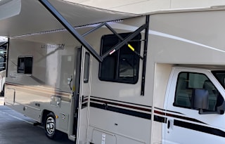 2021 Coachmen RV Leprechaun 270QB Ford 350