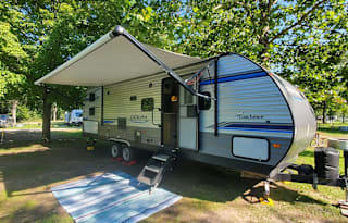 Large Bunkhouse with Private Front Bedroom!