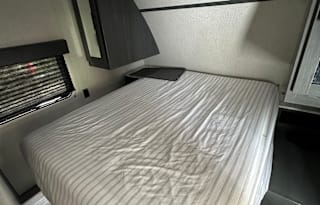 2023 Aspen Trail 34ft Travel Trailer Clean