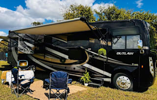 Thor Outlaw Toy Hauler! Bring the Toys, and Pets!