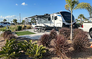 Fully Stocked 2023 Cruiser Shadow Cruiser 277BHS