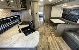 2022 Dutchmen RV Coleman Lantern Series 295QB