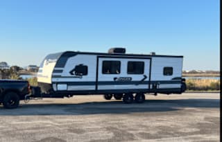 2022 Zinger 2 BR Bunkhouse - perfect for families!