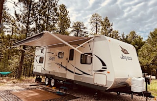 Fully Furnished Family & Fur-baby Freedom RV