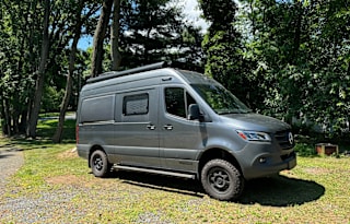 2023 Winnebago Revel 44E 4X4