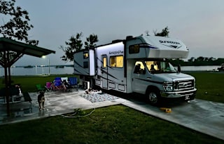 Farley’s 2022 Family Bunkhouse Motorhome Rental