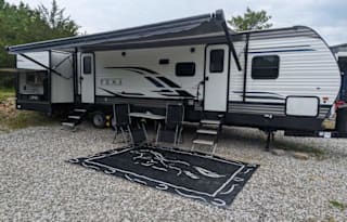 Lu&Ry's 2021 Puma bunkhouse