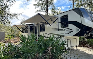 Luxury Camping & Horse Show Fun with an RV!