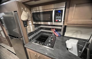 2023 Thor Motor Coach Outlaw 38MB