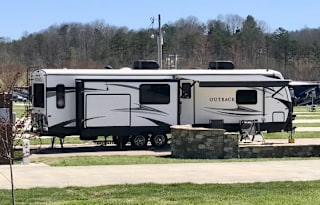 "Dixie & Diesel's Pad"