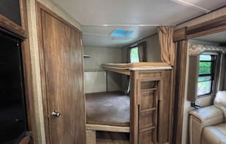 2018 Keystone RV Cougar-Sleeps 9!