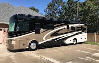 2017 Tiffin Motorhomes Allegro RED 38 QRA