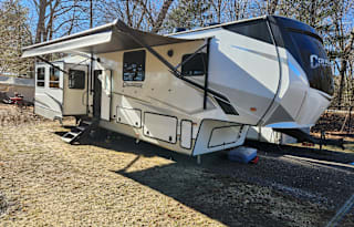 2022 Prime Time RV Crusader 382MBH delivery only