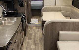 2020 Winnebago Minnie Winnie 31K