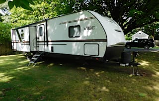 PET-FRIENDLY & KID-APPROVED LARGE TRAVEL TRAILER