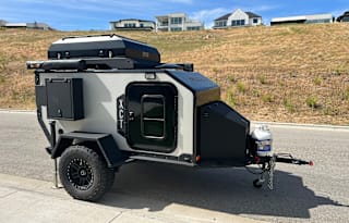 Basecamp Beast – Off-Road Luxury, rooftop vibes