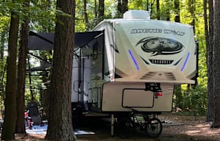 2022 Forest River Cherokee Arctic Wolf Suite 3770