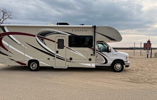 2018 Thor Motor Coach Chateau 29G