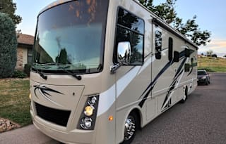 2022 Thor Motor Coach Freedom Traveler 32A